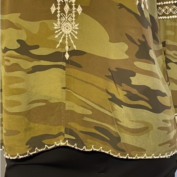 Johnny Was ,workshop,camouflage , embroidered blouse, size Small - Picture 8 of 11